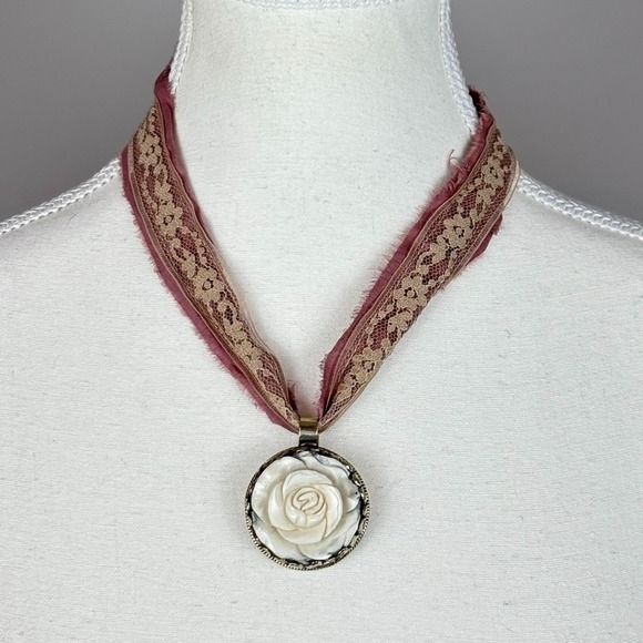 The Unbranded Brand Jewelry - White Rose Tibetian Silver Pendant on‎ Pink Lace Ribbon Necklace Size 14"-16"
